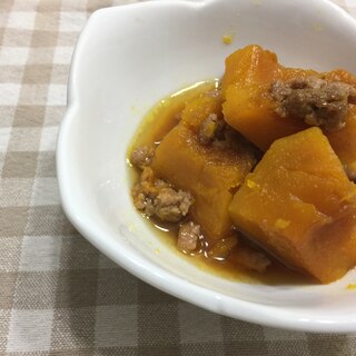 ご飯がすすむ！鶏そぼろとかぼちゃの煮物